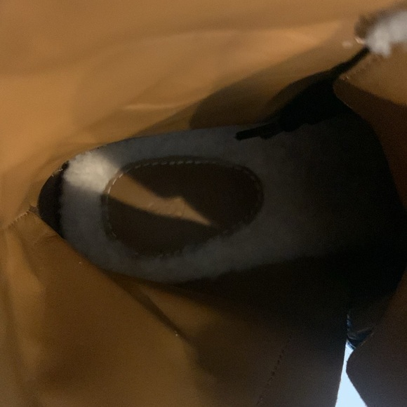 See By Chloe-Shearling boots-size 41(size 10-11) - Picture 10 of 15